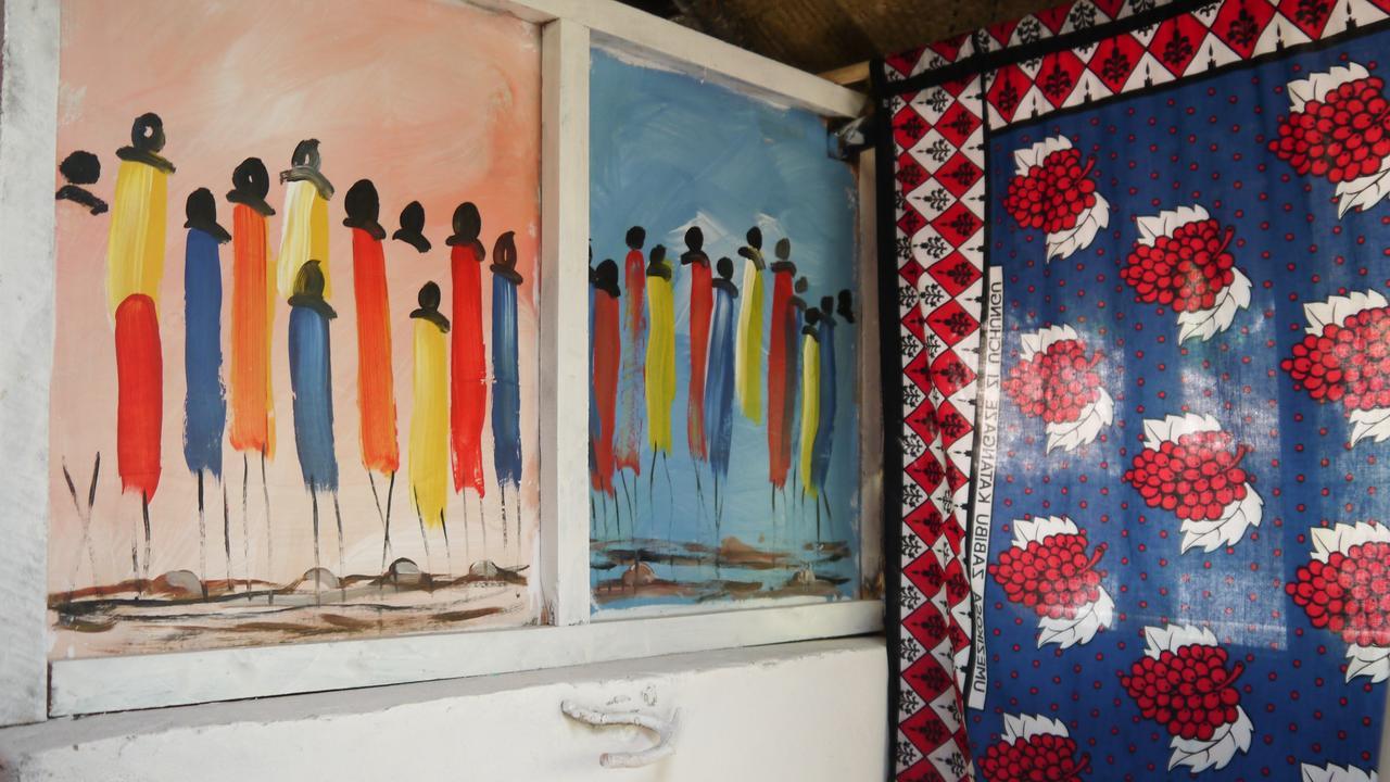 Soul Breeze Backpackers Diani Hostel Diani Beach Exterior photo