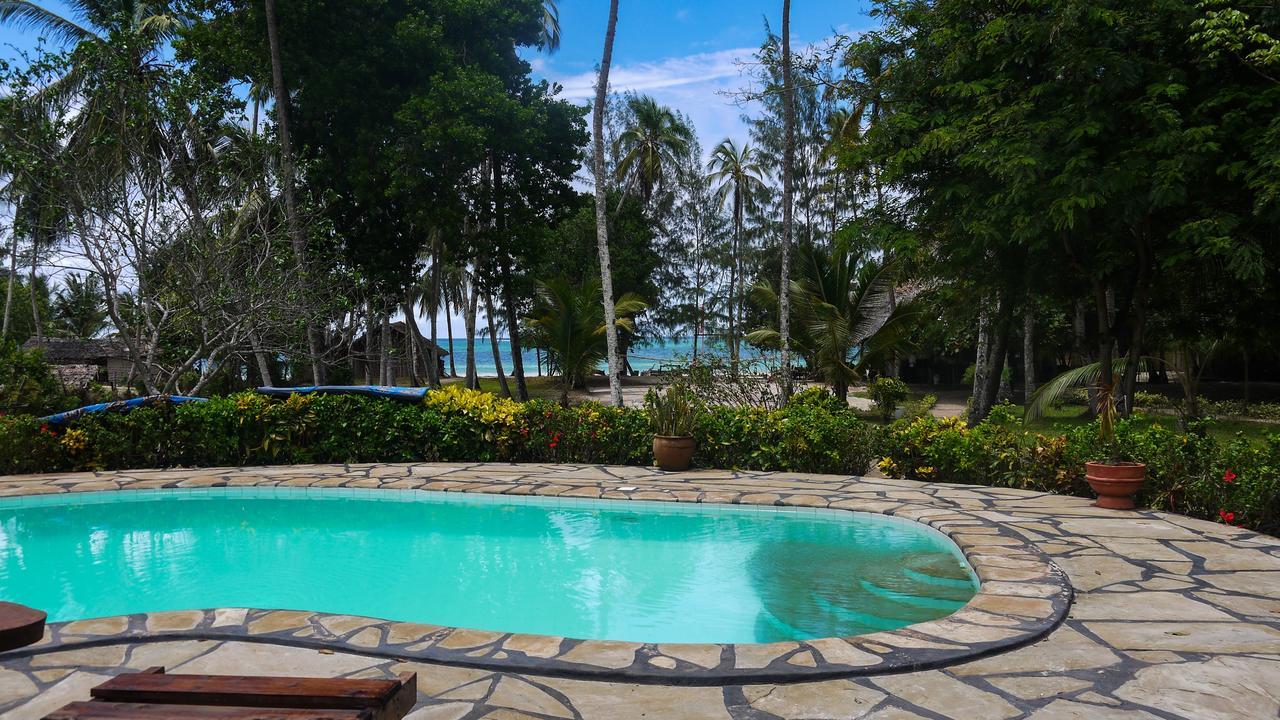 Soul Breeze Backpackers Diani Hostel Diani Beach Exterior photo