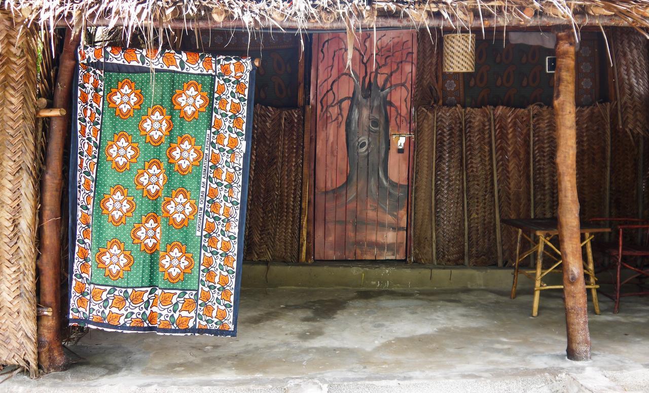 Soul Breeze Backpackers Diani Hostel Diani Beach Exterior photo
