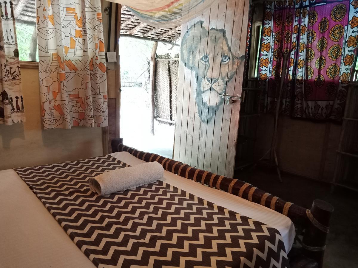 Soul Breeze Backpackers Diani Hostel Diani Beach Exterior photo