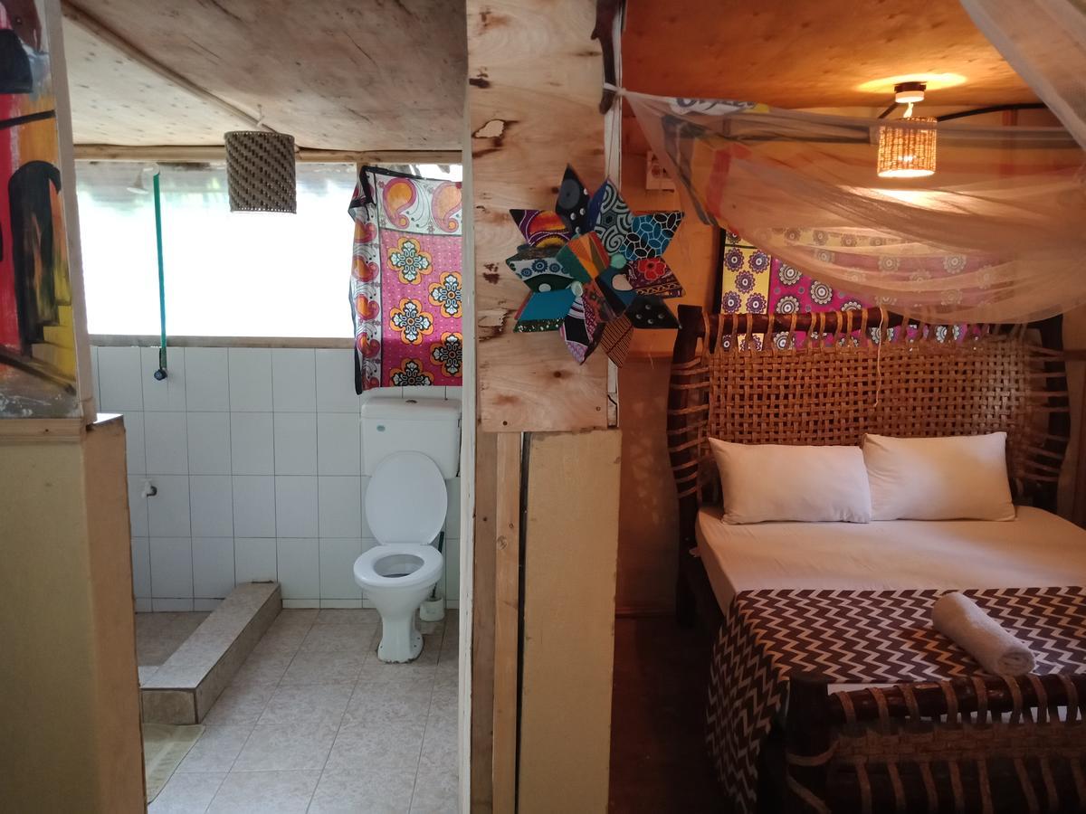 Soul Breeze Backpackers Diani Hostel Diani Beach Exterior photo