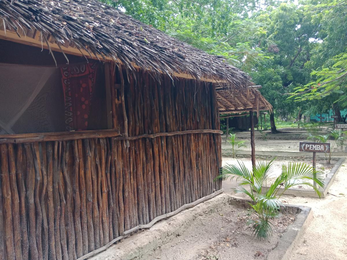 Soul Breeze Backpackers Diani Hostel Diani Beach Exterior photo